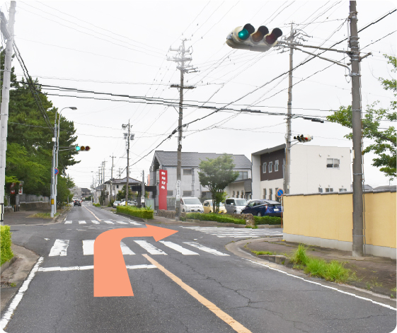 碧南中央駅方面より文化会館南の手前交差点を右折